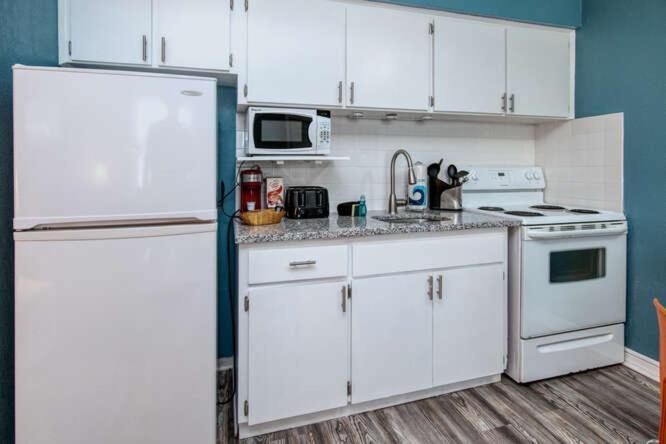 Sunset Beach Suites St. Pete Beach Esterno foto