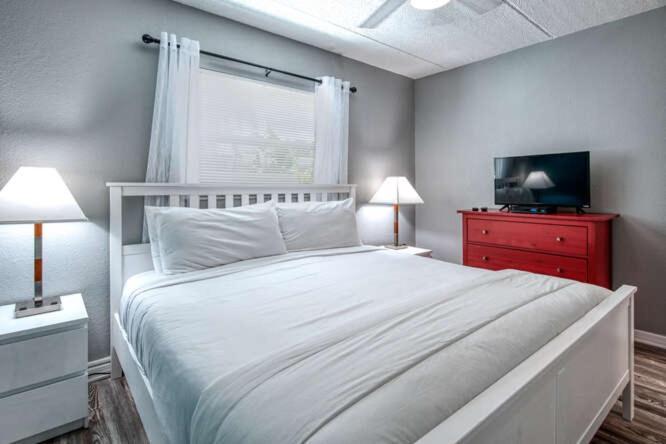 Sunset Beach Suites St. Pete Beach Esterno foto