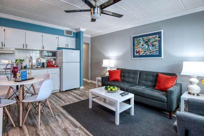 Sunset Beach Suites St. Pete Beach Esterno foto