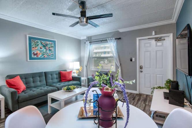 Sunset Beach Suites St. Pete Beach Esterno foto