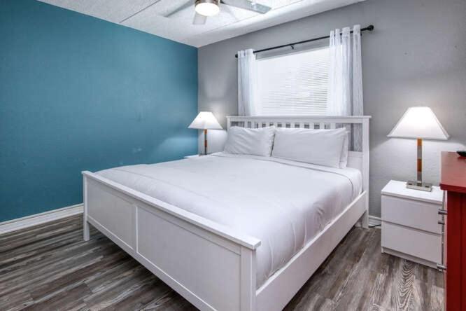 Sunset Beach Suites St. Pete Beach Esterno foto