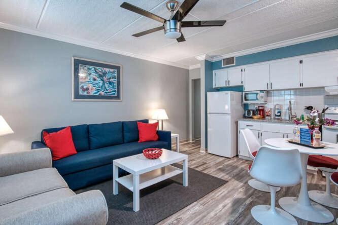 Sunset Beach Suites St. Pete Beach Esterno foto