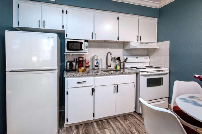 Sunset Beach Suites St. Pete Beach Esterno foto
