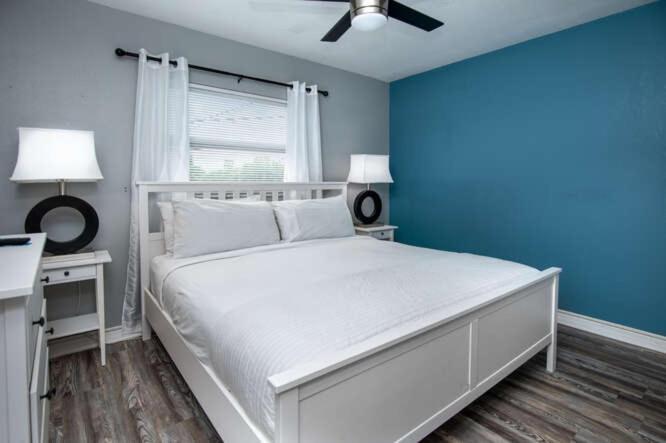 Sunset Beach Suites St. Pete Beach Esterno foto
