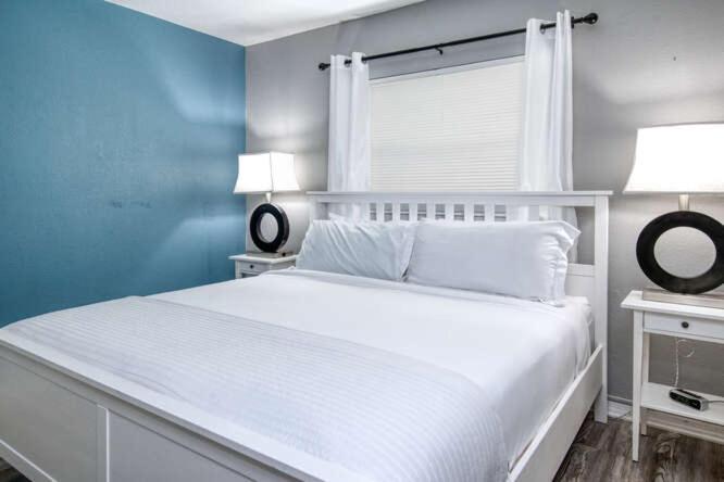 Sunset Beach Suites St. Pete Beach Esterno foto
