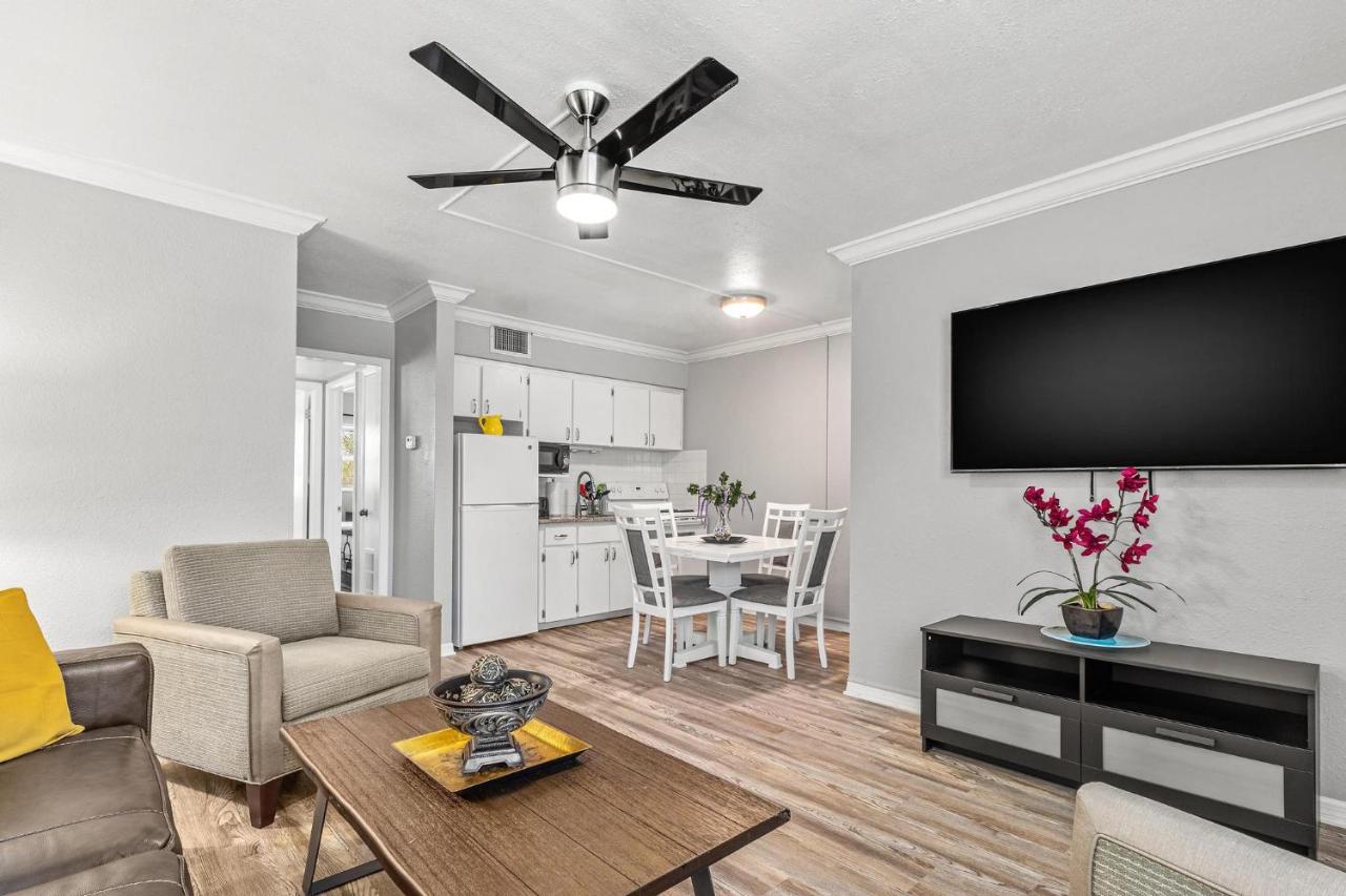 Sunset Beach Suites St. Pete Beach Esterno foto